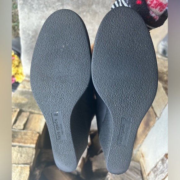 Kate Spade Cagney Wedge black quilted boots with pink lining Sz-7.  E - Picture 13 of 14